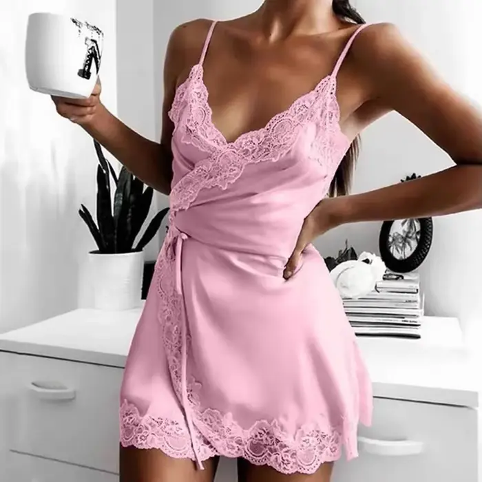 Chemise de nuit féminine en soie satin douce et sexy pour nuits d'été et occasions romantiques ```