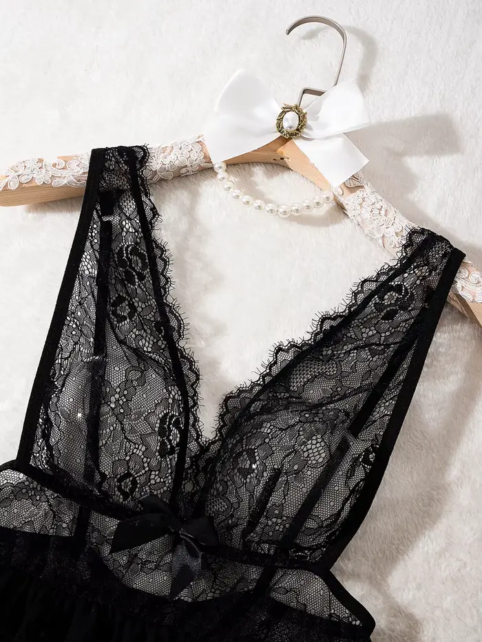 Lingerie noire transparente sexy, chemise de nuit en dentelle pour femme, chemise de nuit sexy sans manches avec tissu en maille, décolleté en V.