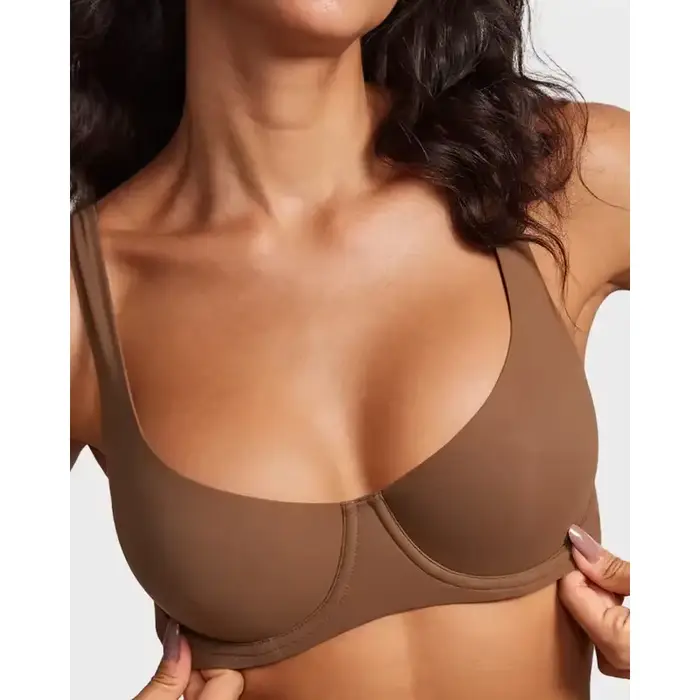 Bezešvá push-up podprsenka s kosticemi
