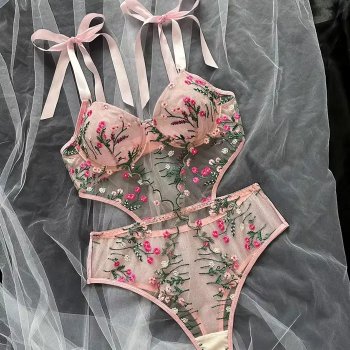 Dámské spodní prádlo podprsenka a kalhotky set sexy
