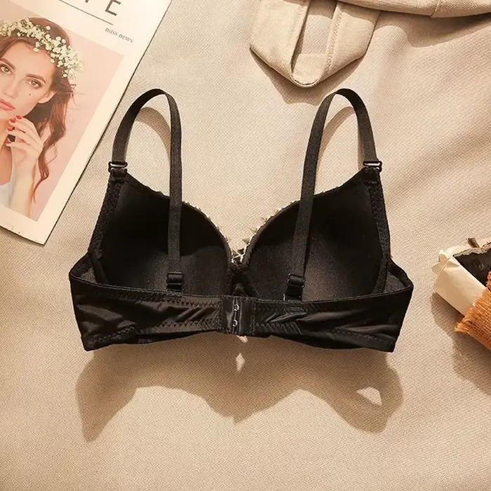 Soutien-gorge push-up à pointes style punk gothique, soutien-gorge à rivets heavy metal pour femme, lingerie de fête à bretelles réglables pour soirées en club
