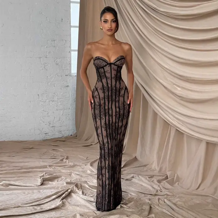 Elegantní krajková šaty bez ramínek pro ženy