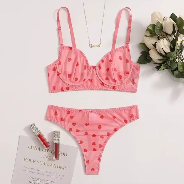 Ensemble de lingerie féminine sexy transparente avec imprimés d'amour soutien-gorge push-up et culotte ajustable pour femmes occasions spéciales