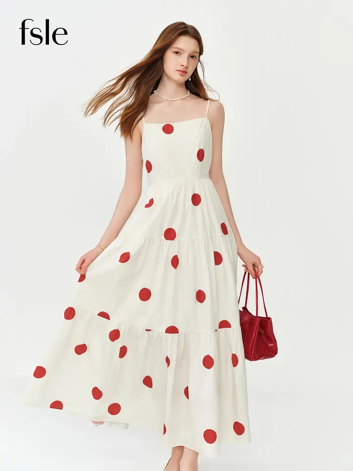 Robe longue FSLE style resort à pois rouges, col carré, bretelles ajustables, pour l'été 2026, nouve