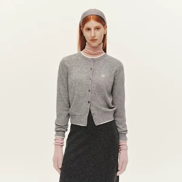 Semir tricoté pull coupe ajustée brodé pull femmes 2025 hiver Style court col rond haut superposé