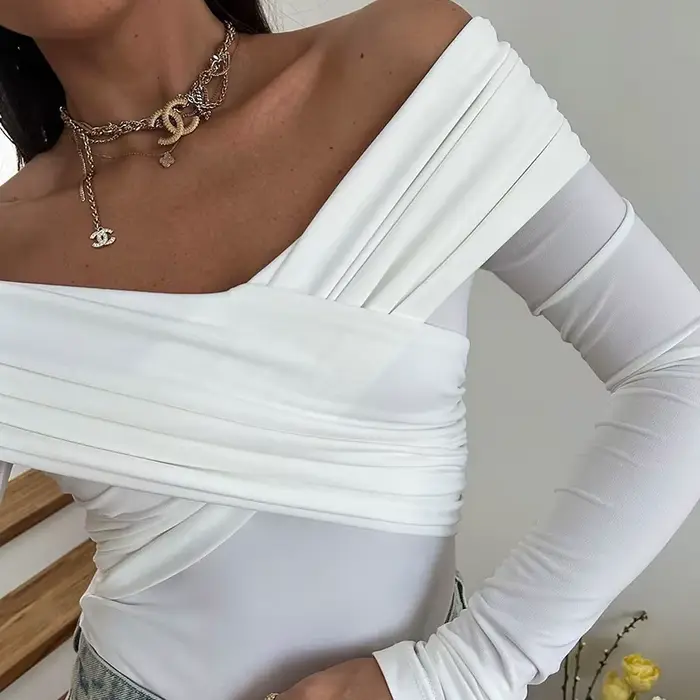 Sexy a elegantní dámské body pro klubový styl a podzimní zimní večery