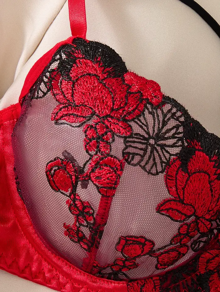 Ensemble de lingerie rouge sexy, comprenant un soutien-gorge et des culottes à motifs marguerites, ainsi qu'un ensemble confortable style maison ZA825127