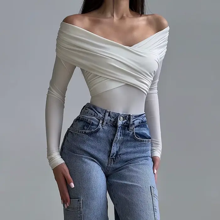 Sexy a elegantní dámské body pro klubový styl a podzimní zimní večery