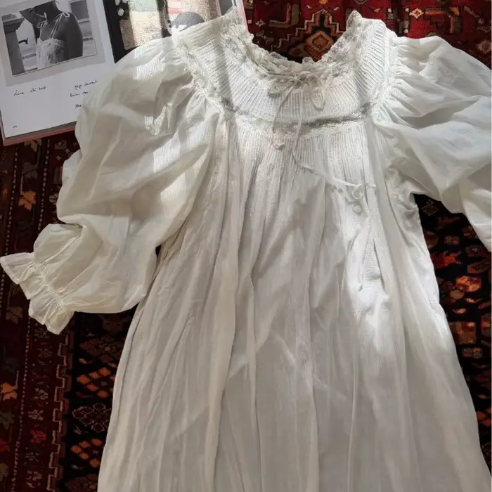 Bílá krajka francouzské princeznovské noční košile, dlouhý rukáv, 100% bavlna, dlouhý styl, délka kotníku, Victoria, jaro