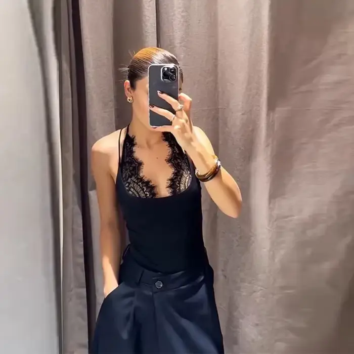 2026 body sexy růžové punčocháče pro ženy, streetwear styl, bez rukávů, krajka patchwork, pro večer, trendy rukáv topy