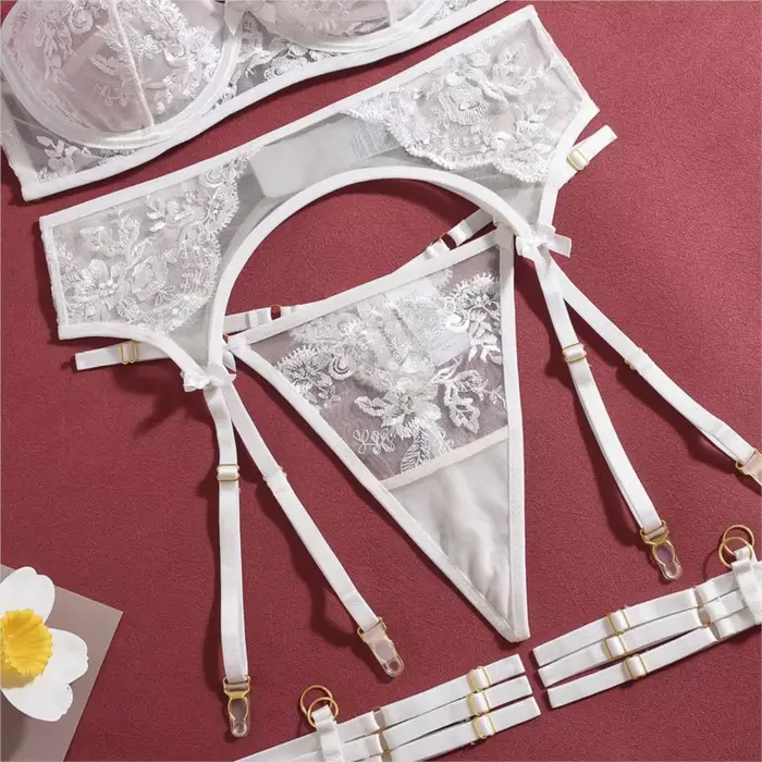 Souprava spodního prádla pro ženy, podprsenka z krajky, kalhotky, ramínka, sexy spodní oblečení, průhledná tkani, elegantní vnitřní oblečení, noční garderoba