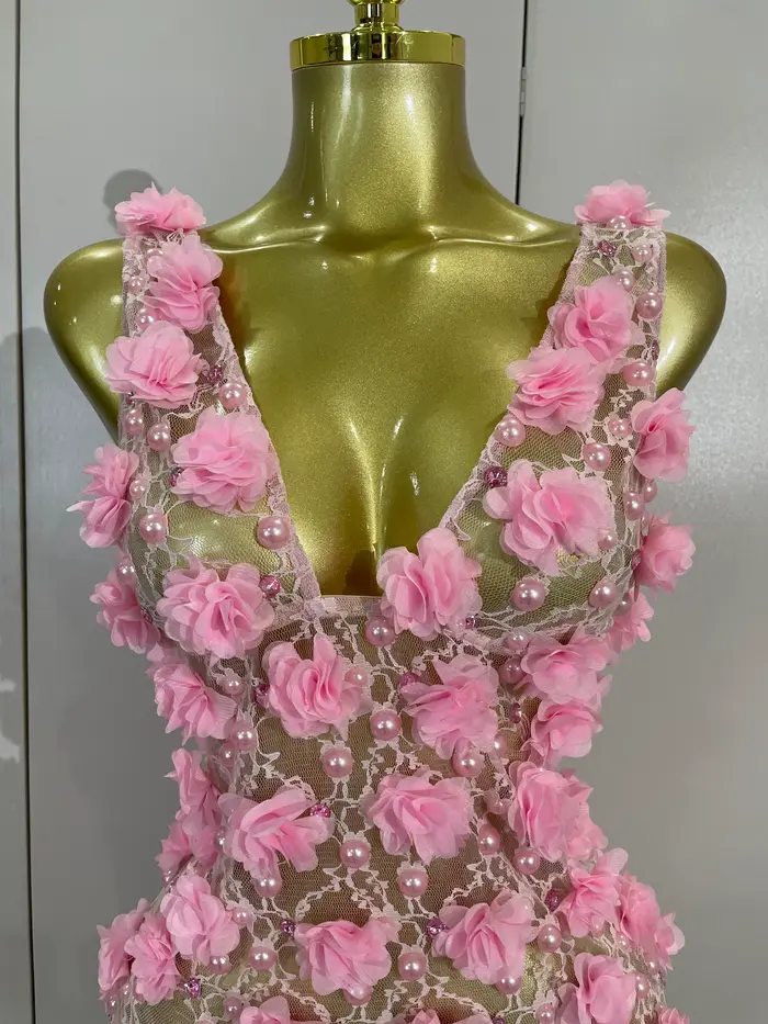 Sexy V-neck rukávy elastan a nylonové šaty s korálkovou výzdobou pro ženy zvláštní příležitosti
