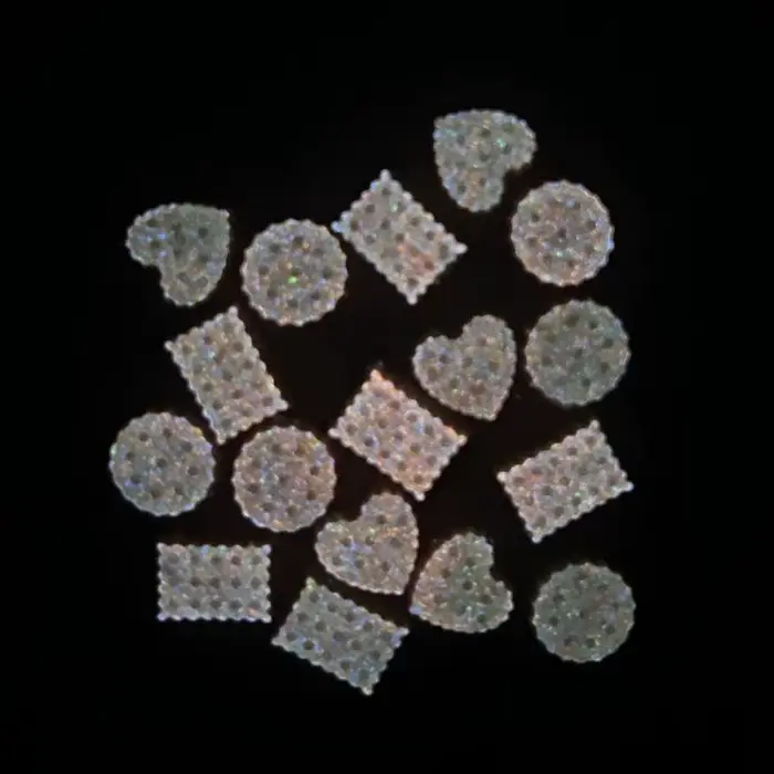 Biscuits ronds en forme de cœur lumineux, 50 pièces, décorations pour Nail Art, trou en résine 3D, B