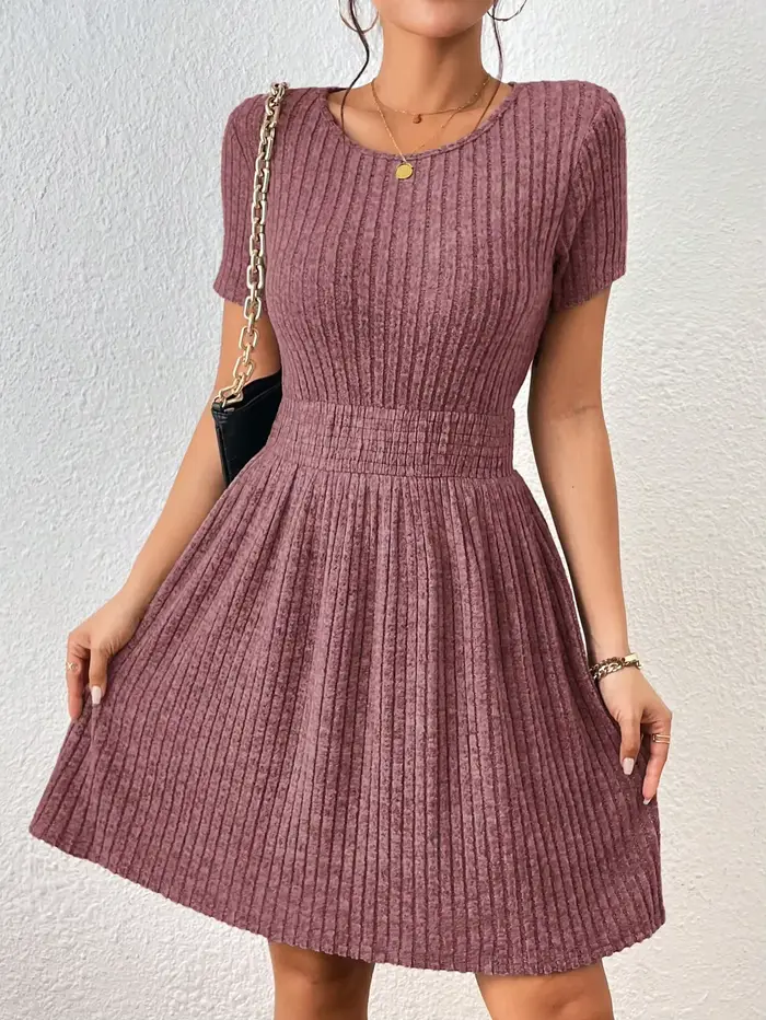 Robe Polyester Elégante et Décontractée pour Femmes Occasions Spéciales Comfortable et Facile à Entretenir