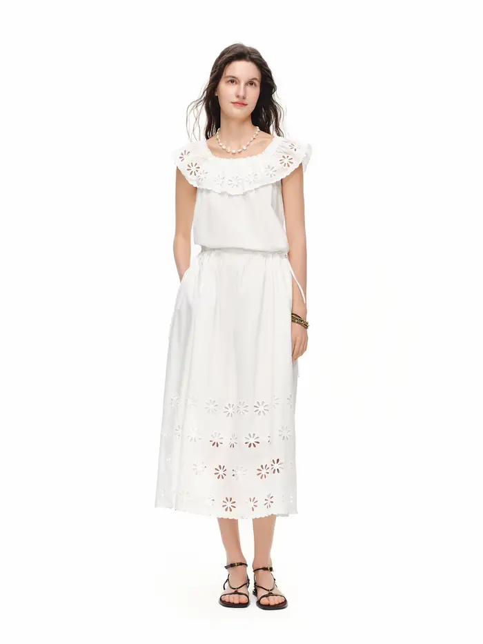 Robe DUSHU florale à épaules dénudées avec broderie et lacets, blanche, coupe trapèze amincissante, 