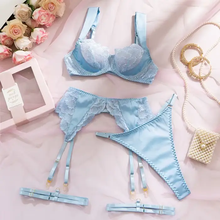 Ensemble de Lingerie Saint-Valentin Sexy et Élégant en Satin, Soutien-Gorge, Ceinture, String 3 Pièces avec Jarretelles, Broderie Florale Premium Attrayante