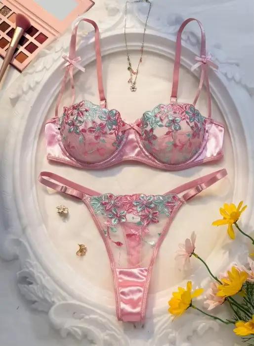 Lingerie sexy pour femmes - Ensemble de lingerie Danube Group pour la Saint-Valentin - La tentation 