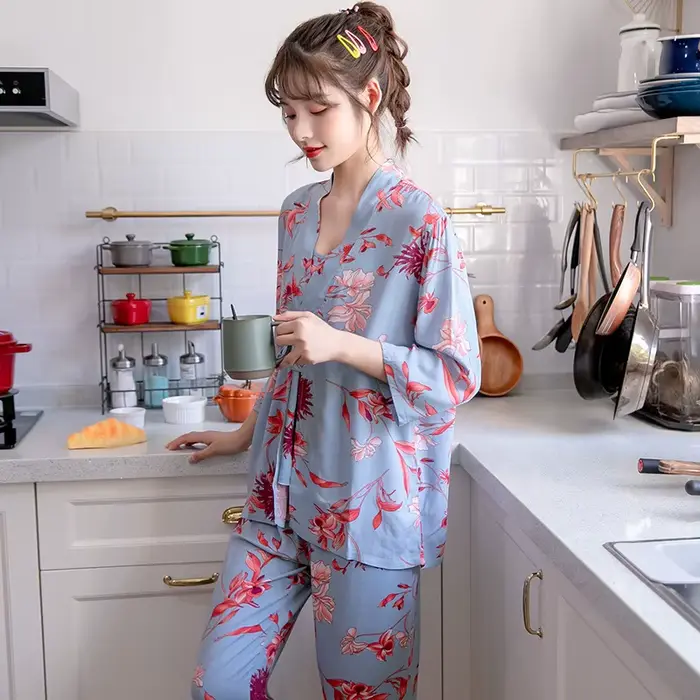 Dámský květinový pyžamový set s noční košilí