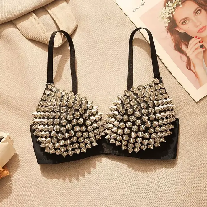 Soutien-gorge push-up à pointes style punk gothique, soutien-gorge à rivets heavy metal pour femme, lingerie de fête à bretelles réglables pour soirées en club