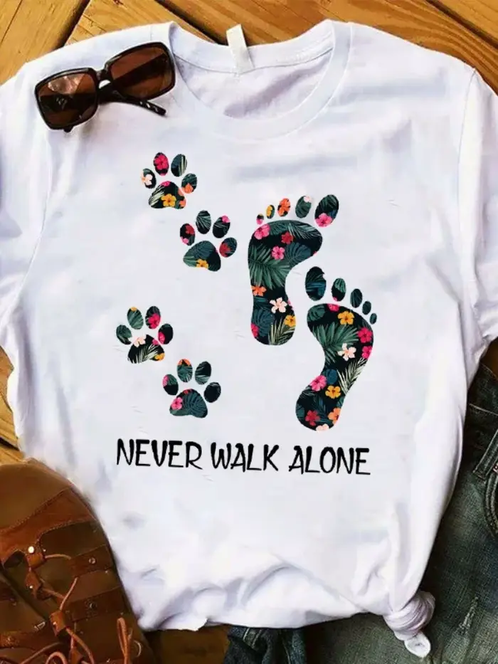 T-shirt imprimé patte de chien pour femme, manches courtes, ne marche jamais seul