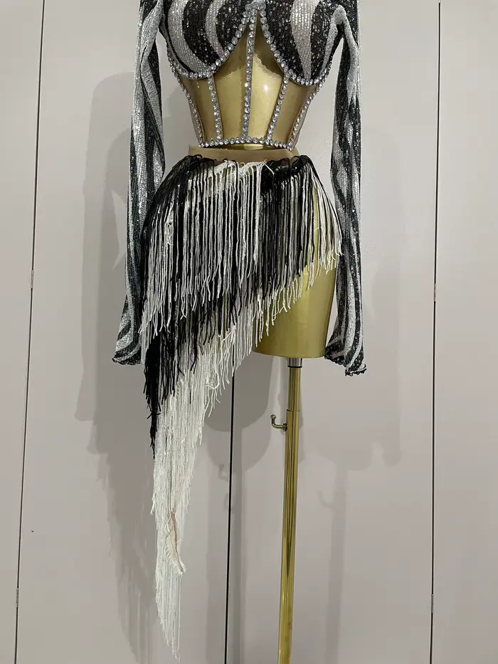 Ensemble deux pièces en maille à manches longues pour femmes, avec des pompons et des paillettes bri