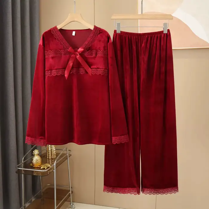 Sexy a elegantní dámské polyesterové sametové pyžamo pro noc a domov, speciální příležitosti