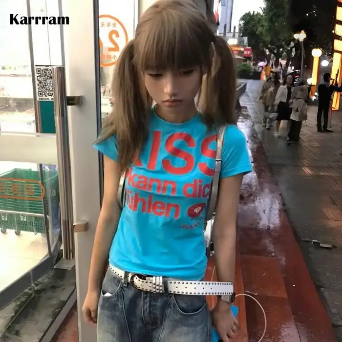 Karrram japonské Y2k písmenové tričko Trashy 2000s styl krátký top Vintage Harajuku