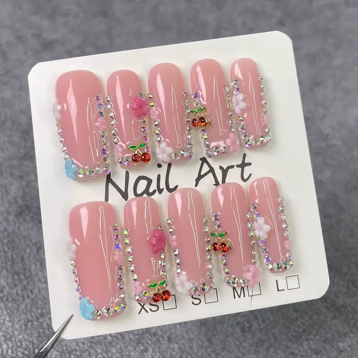 Faux ongles longs en forme de cercueil, faits à la main, couleur rose chair, à pression, motifs de f