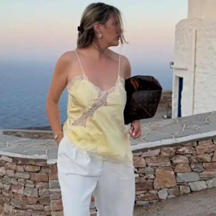 Crop Top en Dentelle Asymétrique pour Femmes Occasions Spéciales Soirées Élégantes Modèle Polyestère Couleurs Audacieuses