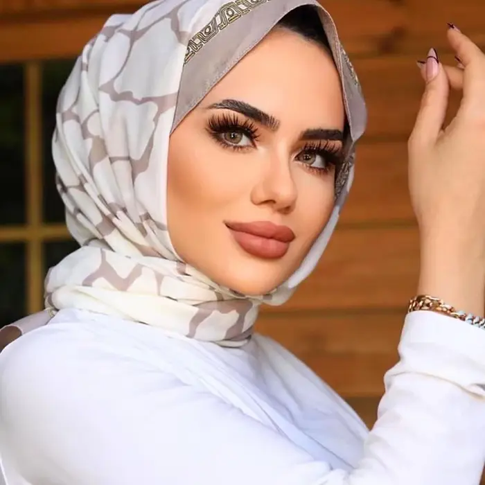 Voile de fête magnifique en acétate et élasthanne pour femmes, brodé, coupé régulièrement, idéal pour toutes les saisons et occasions spéciales