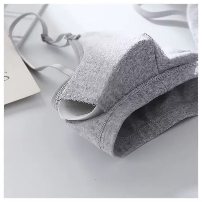 Bezšvová push-up podprsenka z bavlny pro ženy