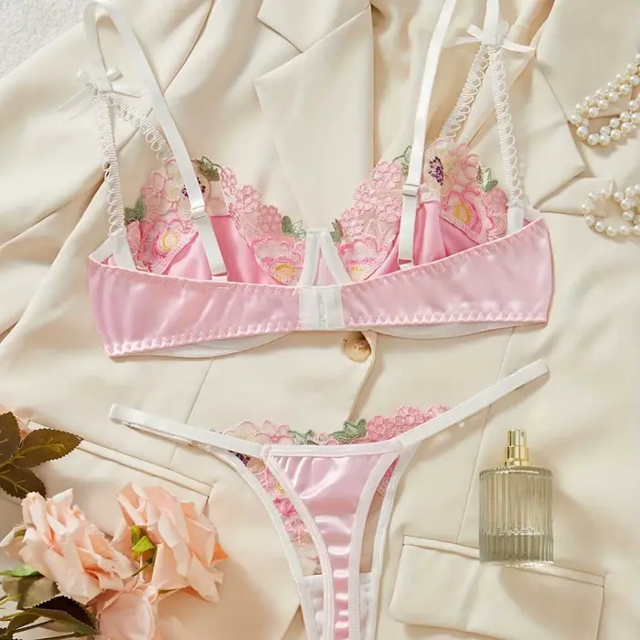 Ensemble soutien-gorge et culotte transparents avec broderie florale pour femmes occasions spéciales et tous les jours
