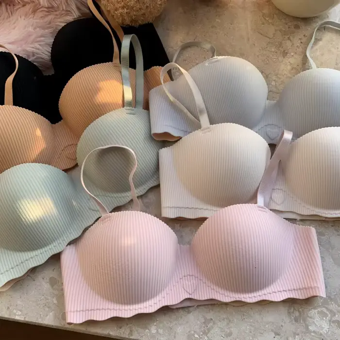 Bezešvá push-up podprsenka pro ženy z elastanu a polyamidu - Fenlandwell - pro zvláštní příležitosti a každodenní pohodlí