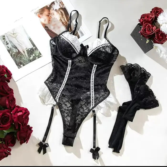 Nový průhledný erotický set dámského spodního prádla Sexy krajka s řasami Body Set
