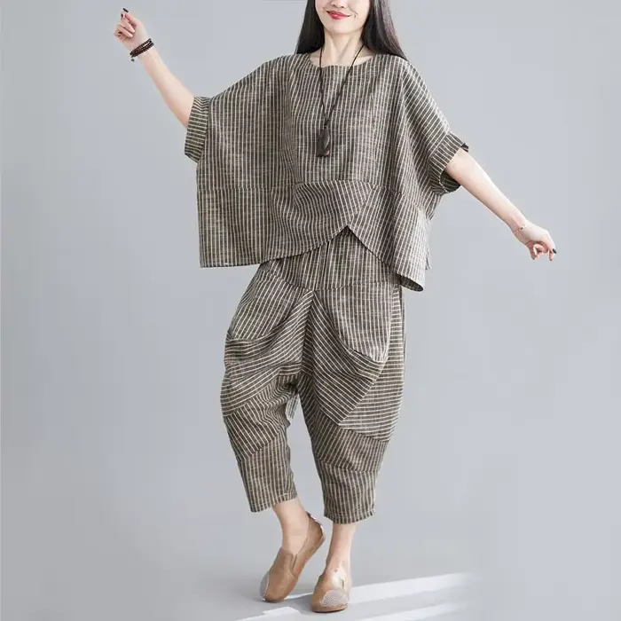 2025 été nouveaux costumes pour femmes rétro Art rayure à manches courtes T-shirt haut ample femmes 