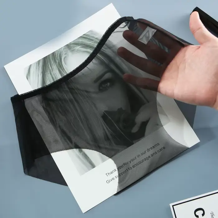 Ultra jemná průhledná krajková kalhotka pro ženy