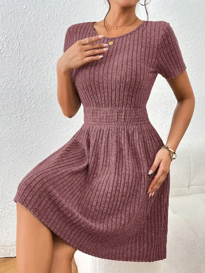 Robe Polyester Elégante et Décontractée pour Femmes Occasions Spéciales Comfortable et Facile à Entretenir