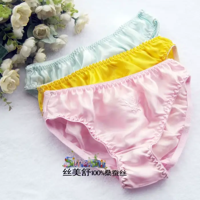 Sous-vetements feminins simples et naturels en soie avec broderie pour femmes occasions speciales confort antibacterien