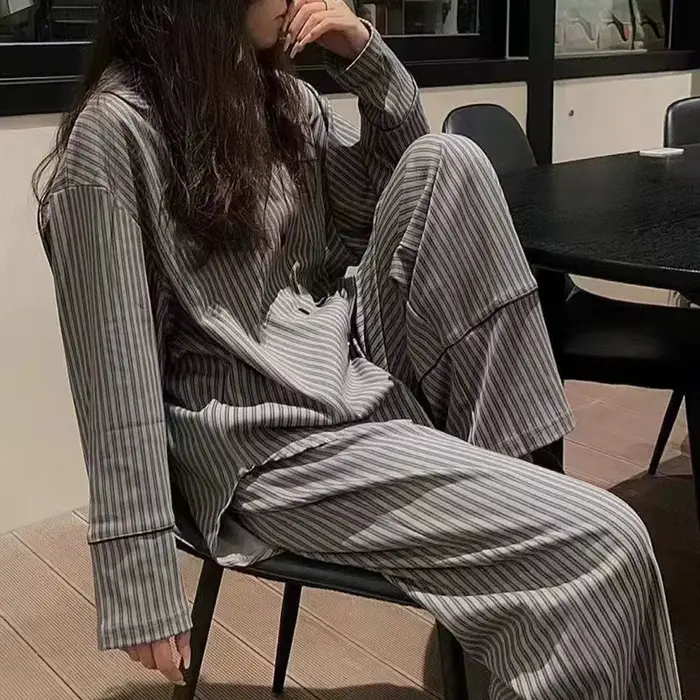 Pyjama pour femmes au printemps et en automne, manches longues, rayé, Design fin, peut être porté à l'extérieur, vêtements de nuit pour étudiants, ensemble deux pièces