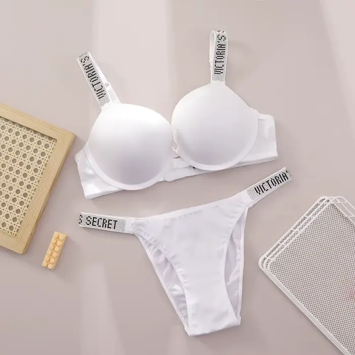 Nouvel ensemble de lingerie en dentelle V, soutien-gorge et culotte sexy pour femme, confortable, push-up, gainant, réglable, rembourré et froncé