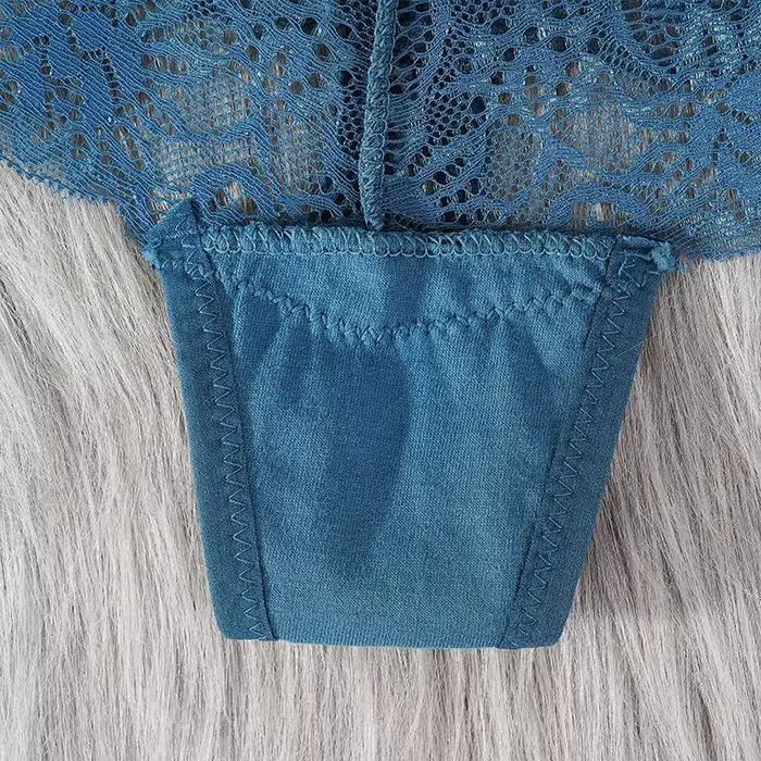 Dámské krajkové tanga, brazilský střih