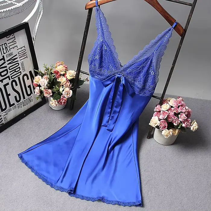 Robe de nuit en satin sexy col en V mini sans manches pour femmes occasions romantiques et nuits douillettes