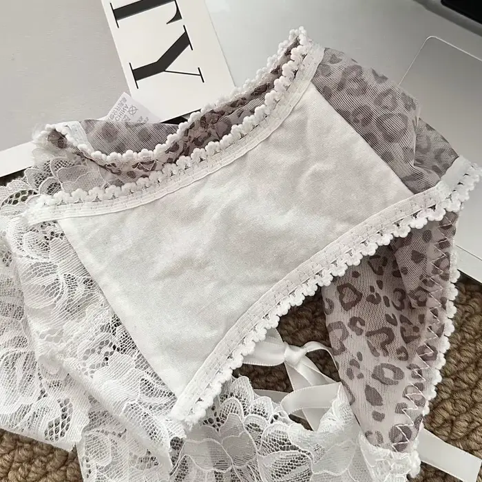 Sexy polyamidové a elastanové kalhotky s průhledným krajkovým a leopardím potiskem pro ženy při zvláštních příležitostech