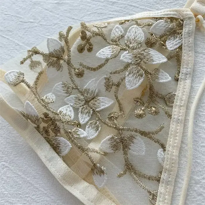 Sexy krajkové spodní prádlo set pro ženy podprsenka a spodní prádlo bezešvé tříbodové elegantní pro zvláštní příležitosti