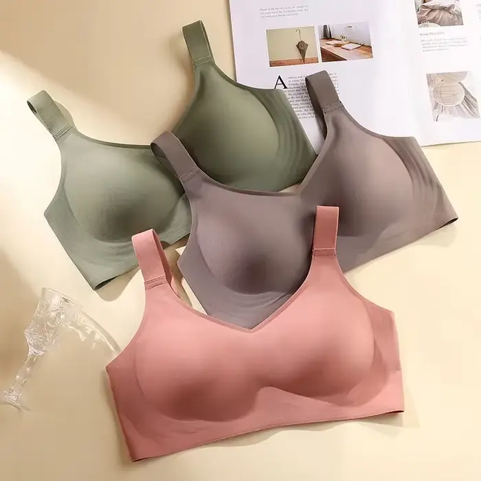 Elegantní push-up podprsenka s hlubokým zádovým výstřihem