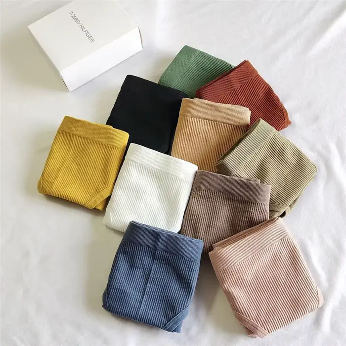 Culotte sexy féminine en nylon et élasthanne avec entrejambe sans couture pour silhouette élancée et confort optimal occasions spéciales
