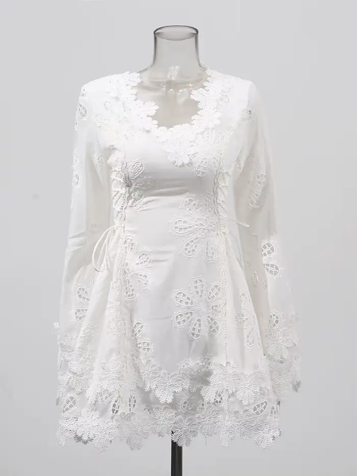 TWOTWINSTYLE solide évider Mini robes pour femmes col en V longue sans manches taille haute tempéram