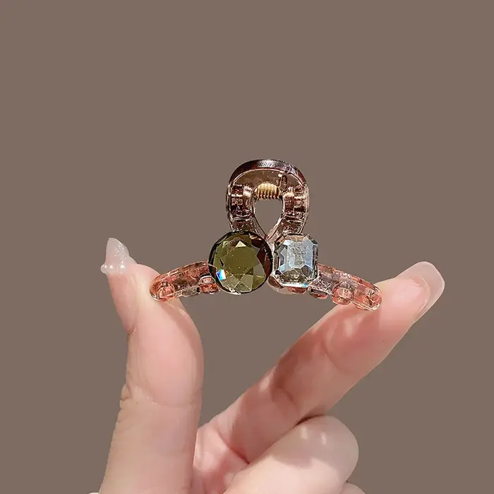 Elegantní žraločí spona do vlasů pro ženy