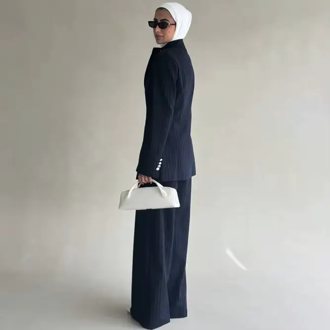 VTKW Nouvelle Collection 2026 – Ensemble Blazer et Pantalon Large Bleu Marine à Rayures Fines pour F