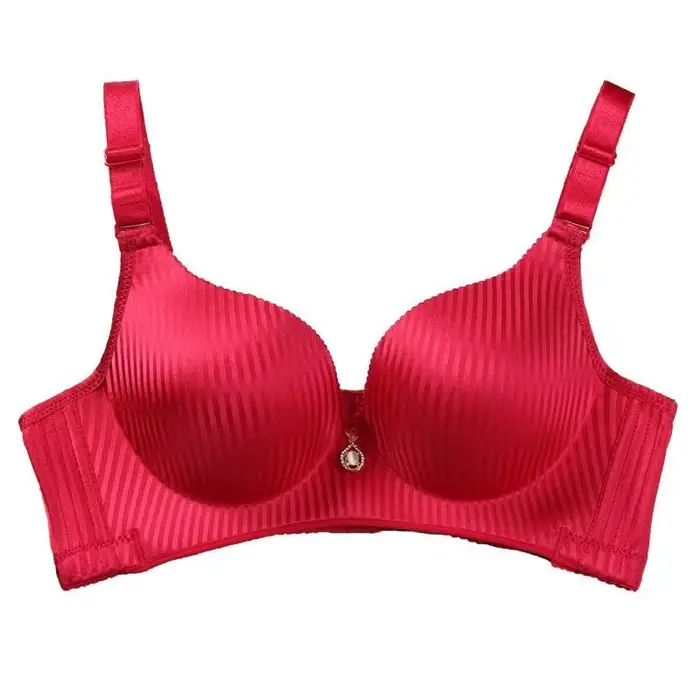 Mimořádně pohodlná push-up podprsenka s 8 cm vyvýšovacími vložkami